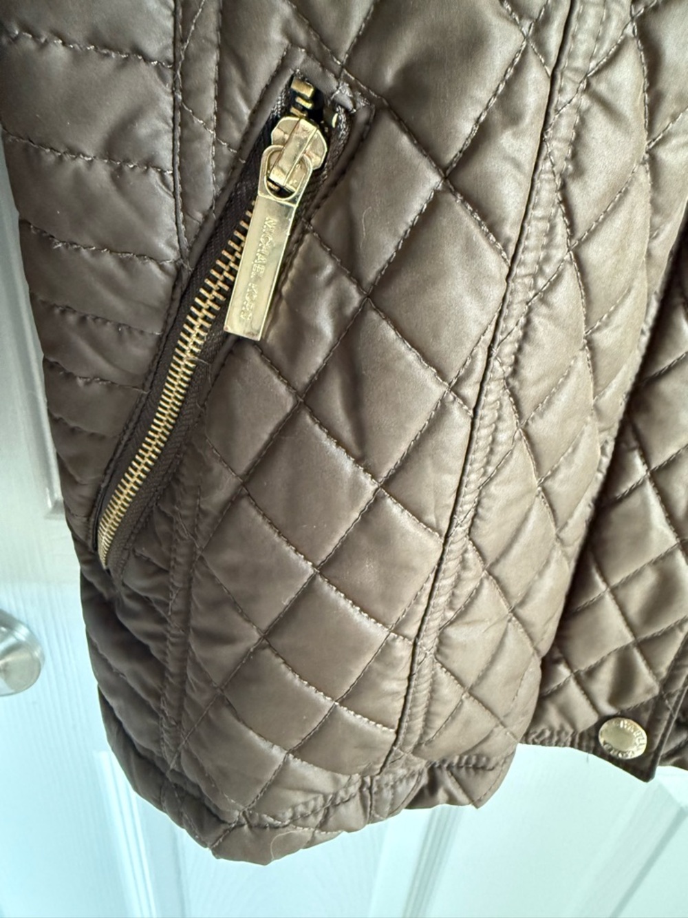 Michael Kors Quilted Brown Utility Jacket with Gold-Tone Hardware - Picture 6 of 10